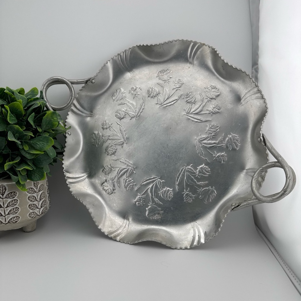 Vintage - 17” Aluminum Scalloped Edge Serving Tray W/ handles Just Beautiful